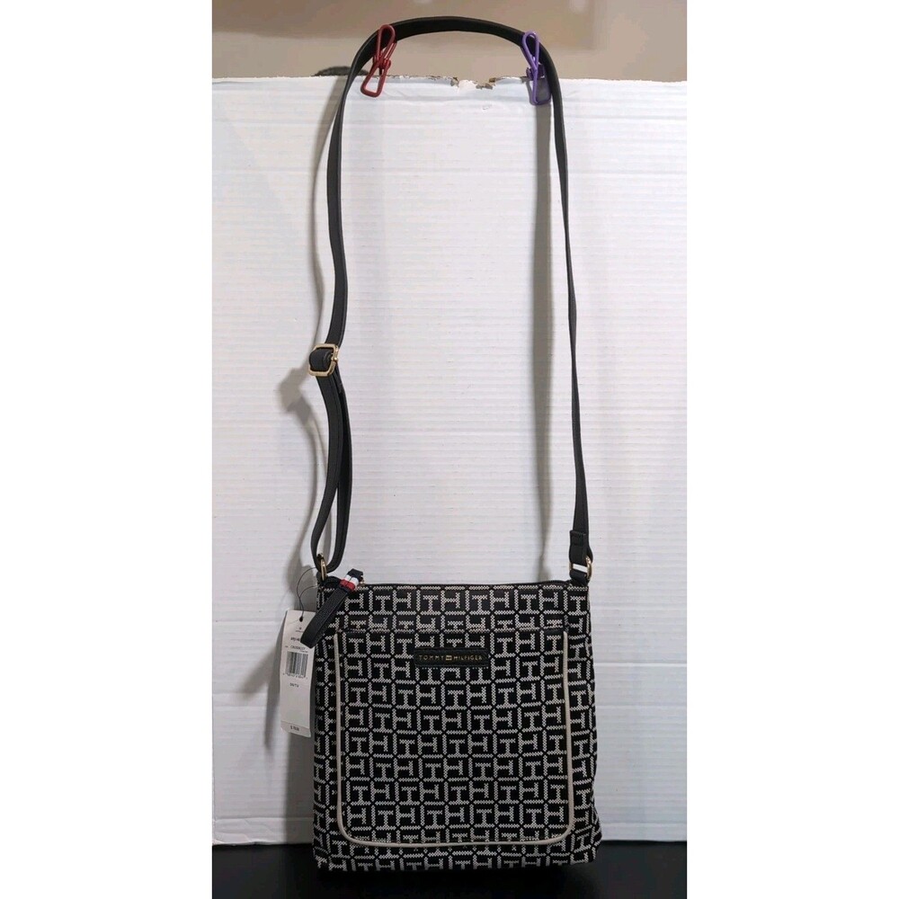 TOMMY HILFIGER LOGO BLACK/WHITE CROSSBODY/MESSENGER BAG ADJUSTABLE STRAP NWT $78